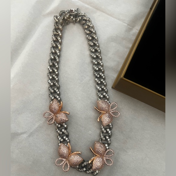 Iced butterfly Cuban chain choker necklace silver & pink - Picture 3 of 5